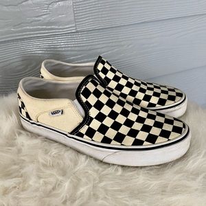 Selling checkered slip-on vans. In good condition! Size 8 in women or 6.5 men.